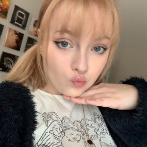 Meet your Posher, Leah